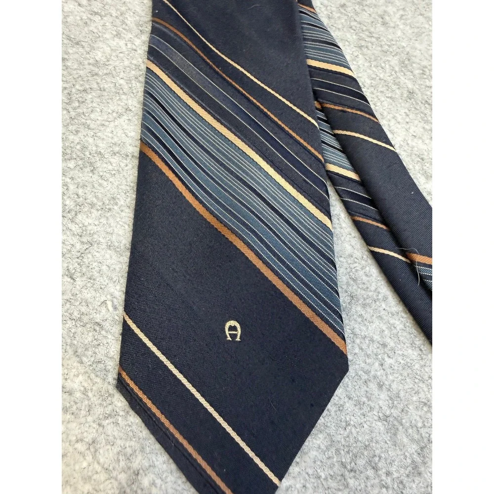 Etienne Aigner Mens Vintage Silk Blend Striped Necktie Navy Blue‎ Tan Logo